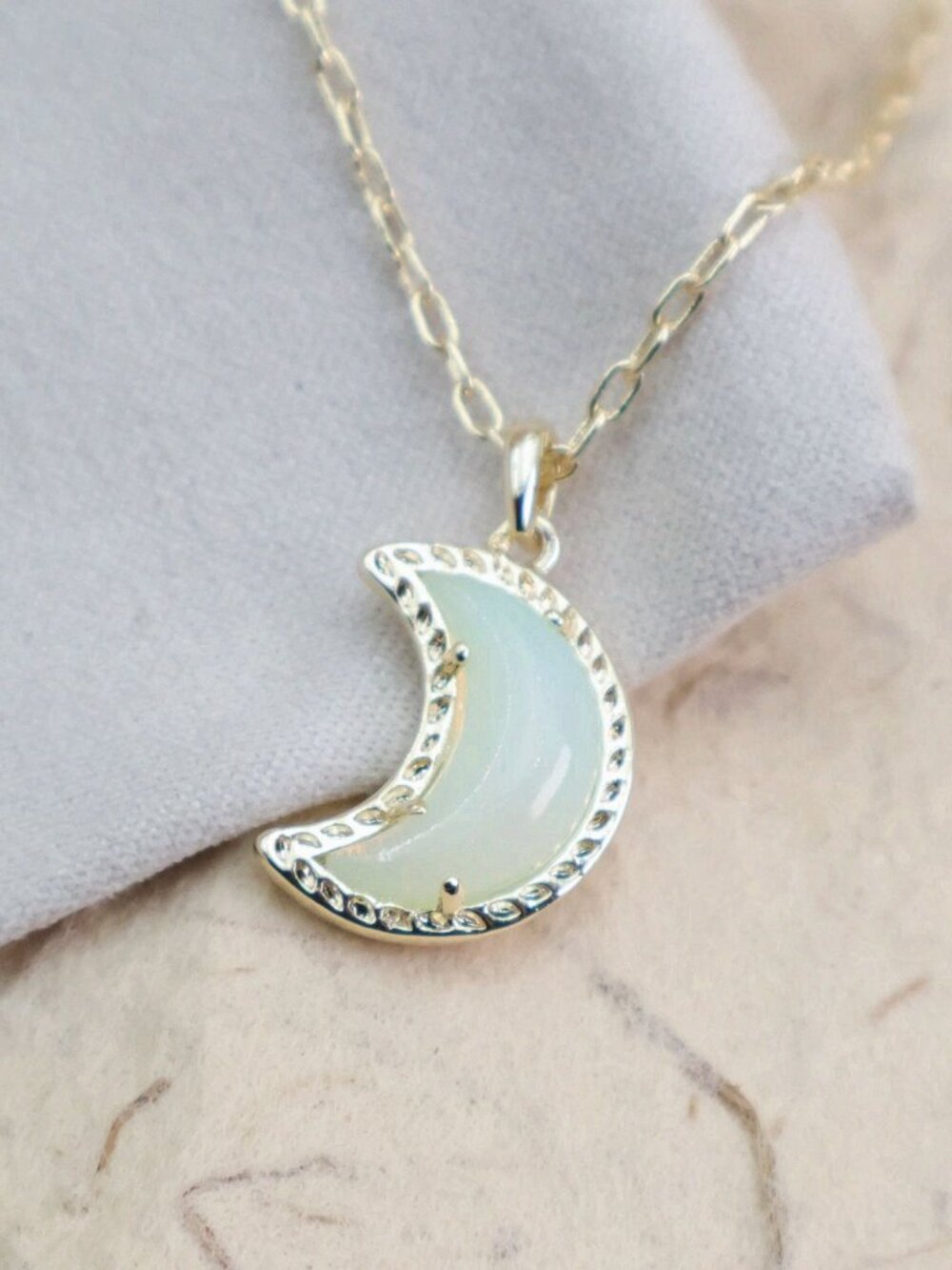 Kendra Scott Moon Necklace Gold White Opalescent Resin